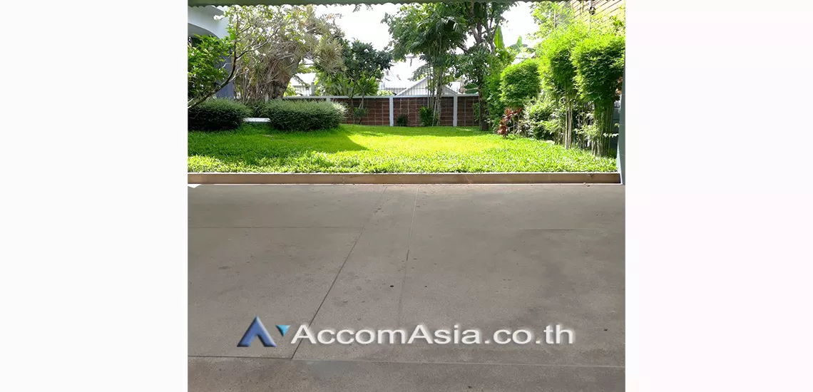 Pet friendly |  4 Bedrooms  House For Rent in Pattanakarn, Bangkok  near BTS Udomsuk (AA31348)