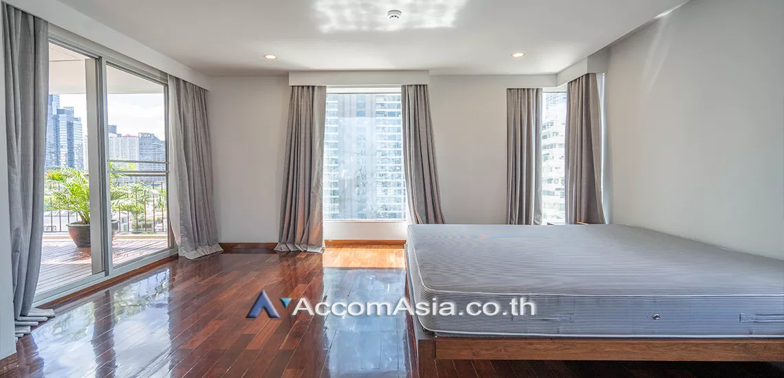 14  4 br Apartment For Rent in Silom ,Bangkok BTS Surasak at A Unique design and Terrace AA31349