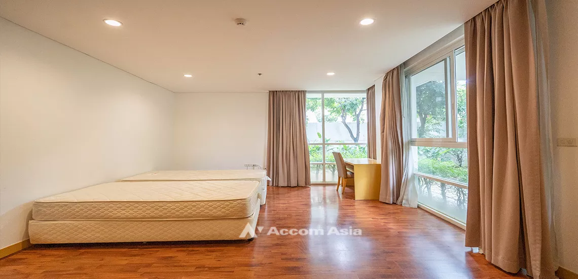 9  4 br Apartment For Rent in Sukhumvit ,Bangkok BTS Ekkamai at Ekkamai Family Apartment AA31371