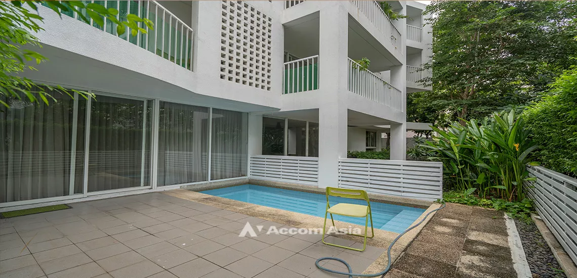 Garden View, Ground Floor, Private Swimming Pool, Pet friendly |  4 Bedrooms  Apartment For Rent in Sukhumvit, Bangkok  near BTS Ekkamai (AA31371)