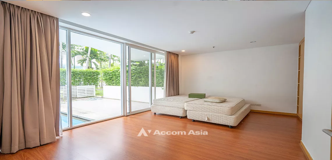 8  4 br Apartment For Rent in Sukhumvit ,Bangkok BTS Ekkamai at Ekkamai Family Apartment AA31371