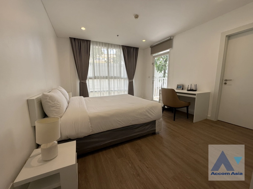 22  4 br Apartment for rent and sale in Sukhumvit ,Bangkok BTS Ekkamai at Ekkamai Family Apartment AA31371