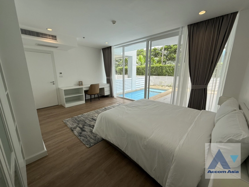 24  4 br Apartment for rent and sale in Sukhumvit ,Bangkok BTS Ekkamai at Ekkamai Family Apartment AA31371