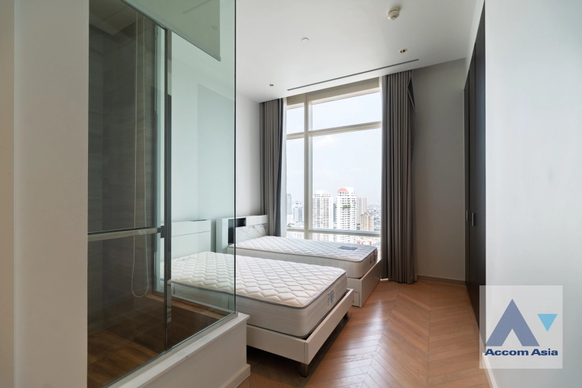 15  3 br Condominium For Rent in Sathorn ,Bangkok BTS Saphan Taksin at Four Seasons Private Residences AA31713