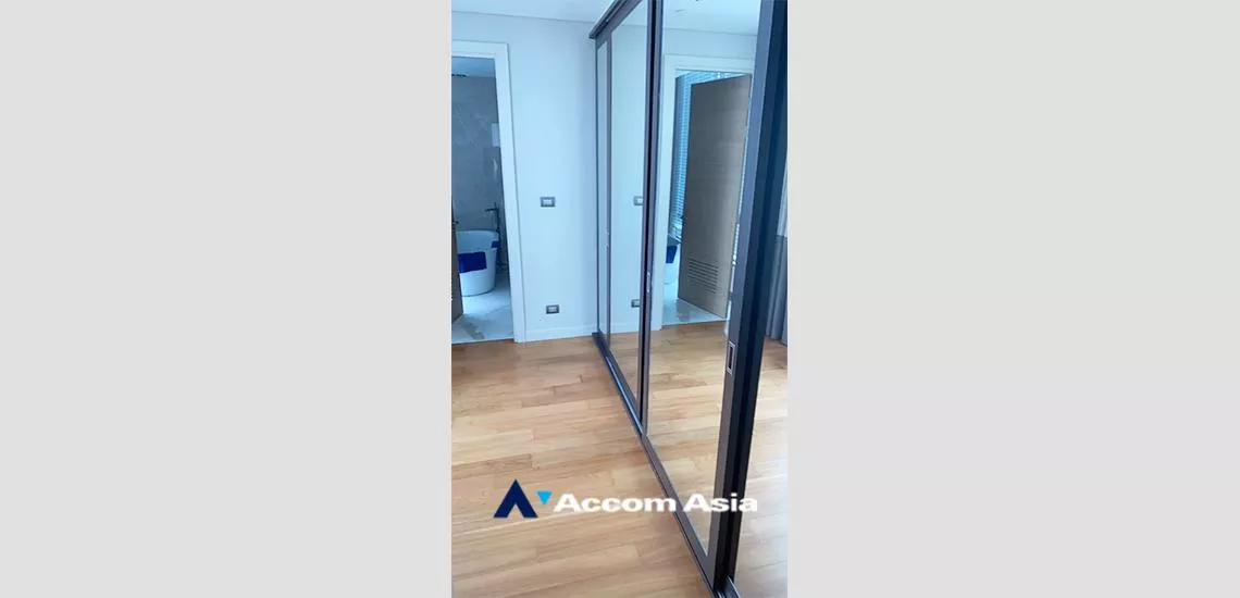 11  2 br Condominium For Rent in Ploenchit ,Bangkok BTS Chitlom at Sindhorn Residence AA31714