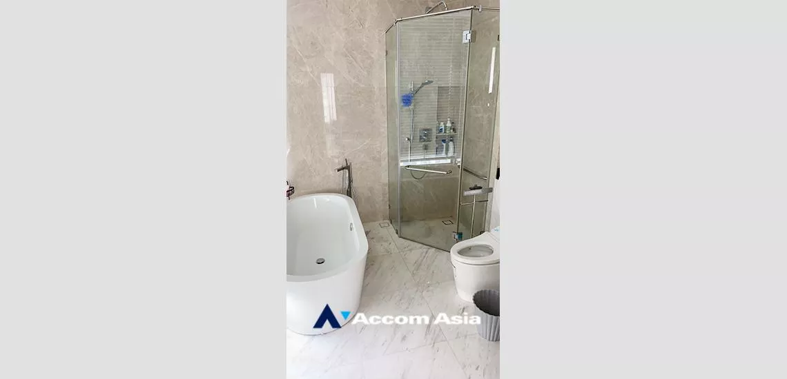 13  2 br Condominium For Rent in Ploenchit ,Bangkok BTS Chitlom at Sindhorn Residence AA31714