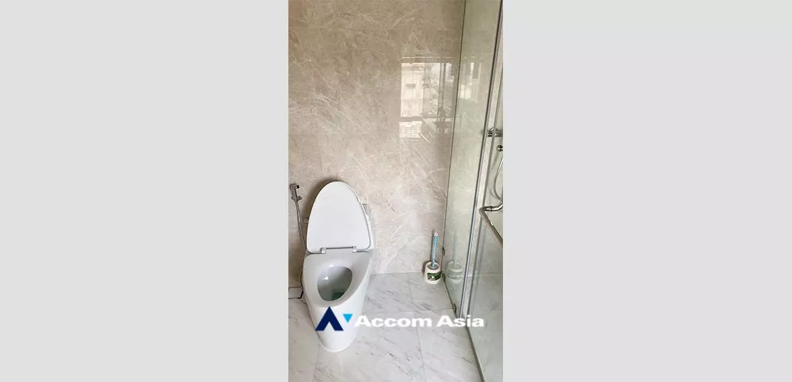 14  2 br Condominium For Rent in Ploenchit ,Bangkok BTS Chitlom at Sindhorn Residence AA31714