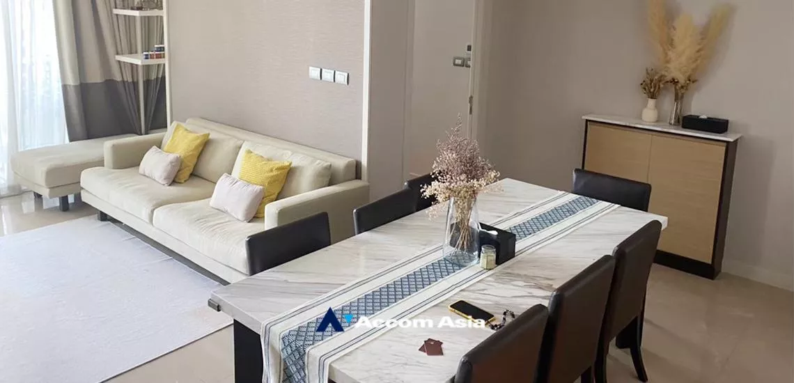  2 Bedrooms  Condominium For Rent in Ploenchit, Bangkok  near BTS Chitlom (AA31714)