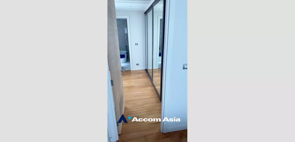12  2 br Condominium For Rent in Ploenchit ,Bangkok BTS Chitlom at Sindhorn Residence AA31714