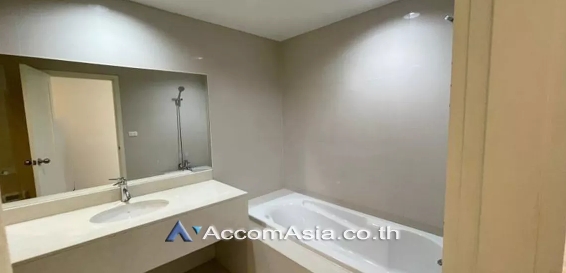 15  4 br Condominium For Rent in Ploenchit ,Bangkok BTS Sala Daeng - MRT Sam Yan at Chamchuri Square Residence AA31716