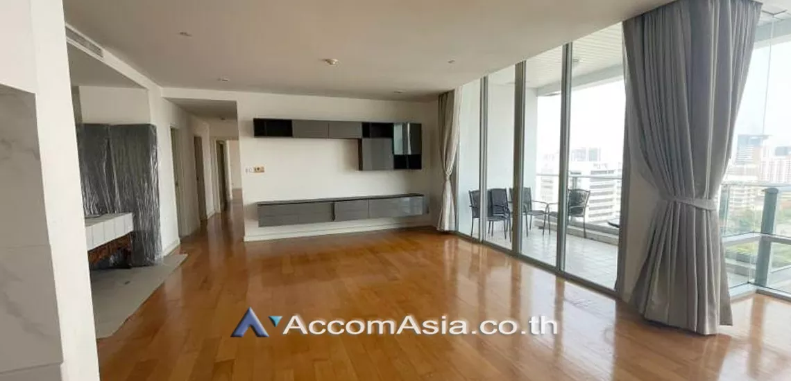4  4 br Condominium For Rent in Ploenchit ,Bangkok MRT Sam Yan at Chamchuri Square Residence AA31716