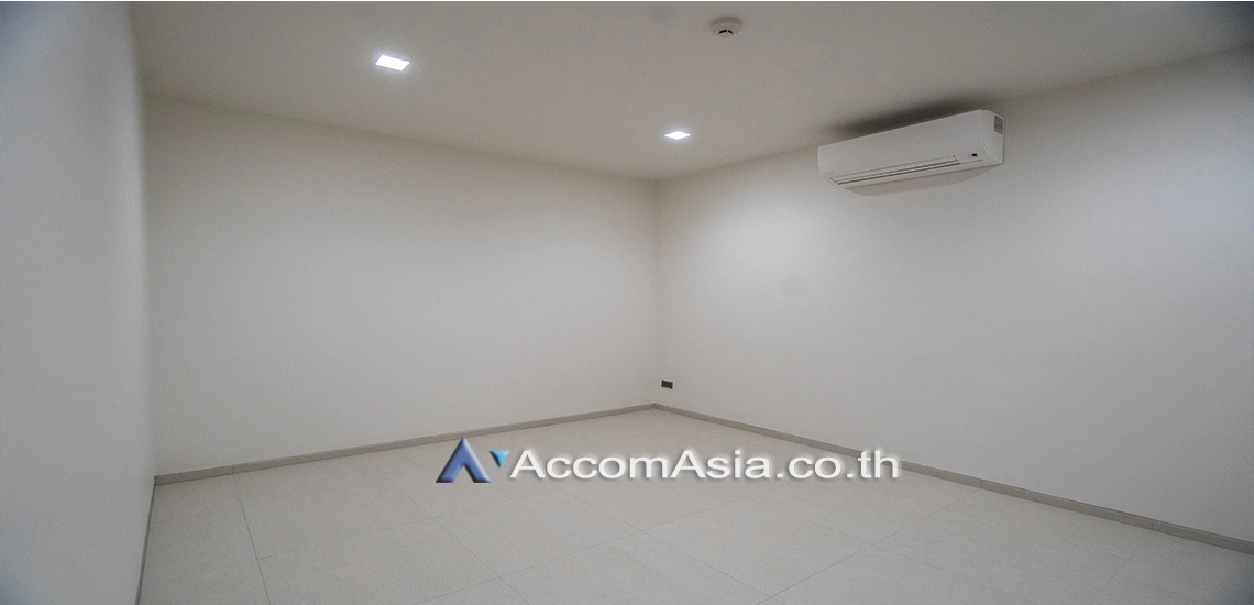 4  4 br Apartment For Rent in Sukhumvit ,Bangkok BTS Phrom Phong at Modern Brand New Apartment AA31728