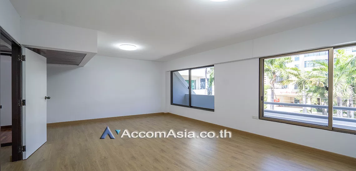 5  4 br Townhouse for rent and sale in sukhumvit ,Bangkok BTS Thong Lo AA31736