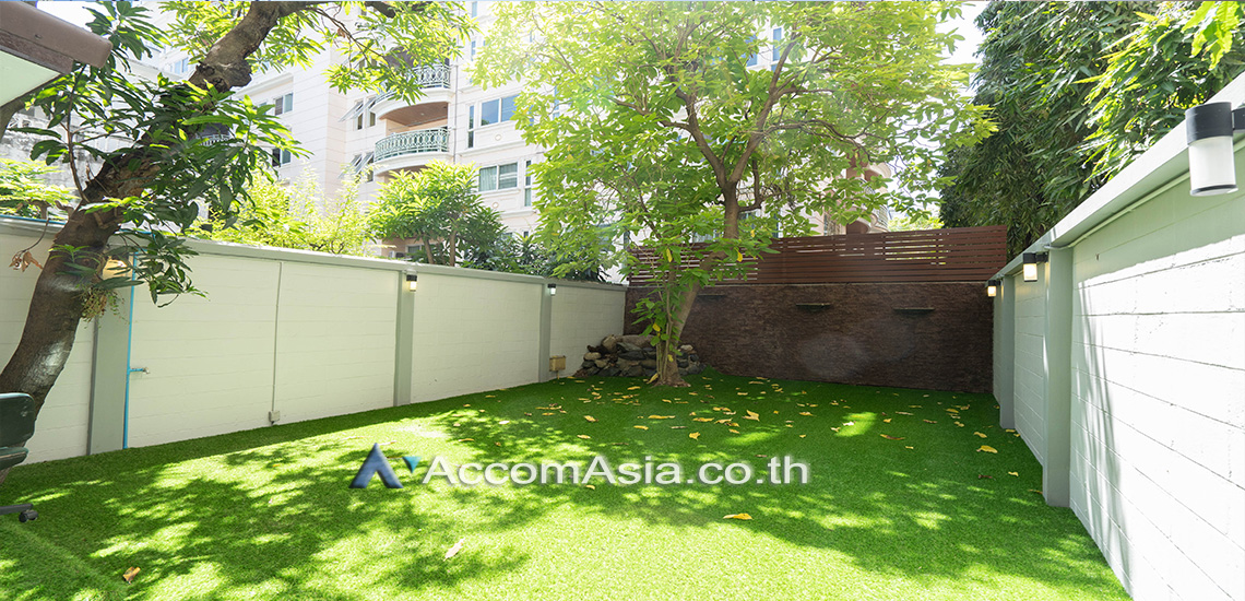  4 Bedrooms  Townhouse For Rent in sukhumvit ,BangkokBTS-Thong Lo- AA31736