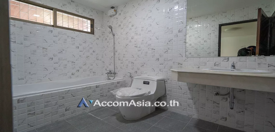 14  4 br Townhouse for rent and sale in sukhumvit ,Bangkok BTS Thong Lo AA31736