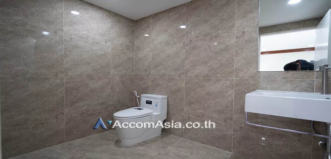 16  4 br Townhouse for rent and sale in sukhumvit ,Bangkok BTS Thong Lo AA31736