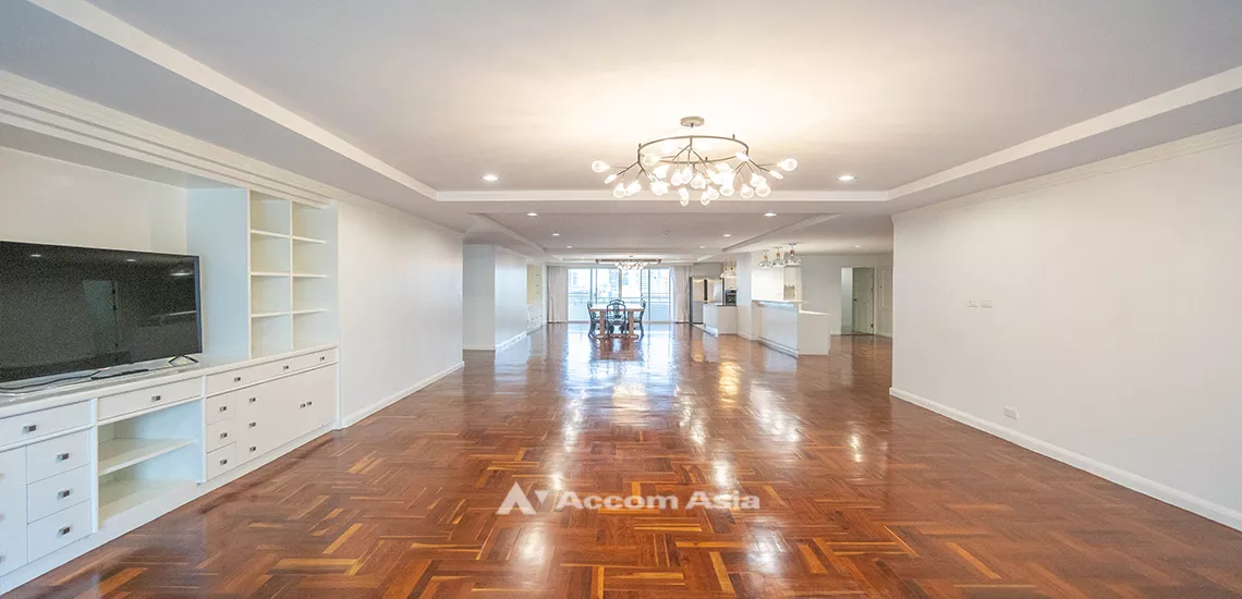 unit 3 Bedrooms  Condominium For Rent in Sukhumvit, Bangkok  near BTS Asok (AA31742)