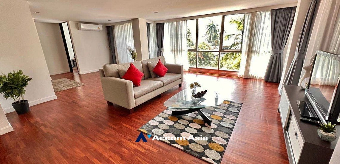 Pet friendly |  High-end Low Rise  Apartment  4 Bedroom for Rent BTS Surasak in Silom Bangkok