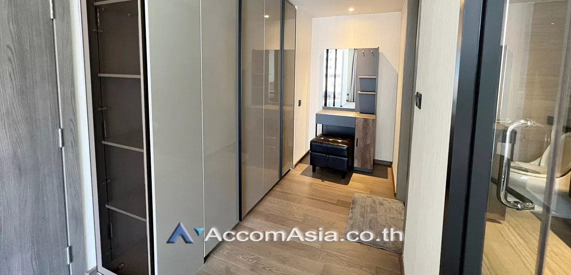 22  2 br Condominium For Rent in Ploenchit ,Bangkok BTS Ratchadamri - MRT Silom at KLASS Sarasin Rajdamri AA31760