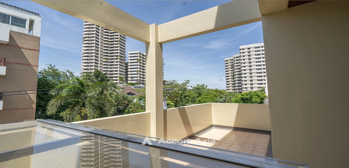 6  4 br House for rent and sale in Sukhumvit ,Bangkok BTS Phrom Phong AA31765