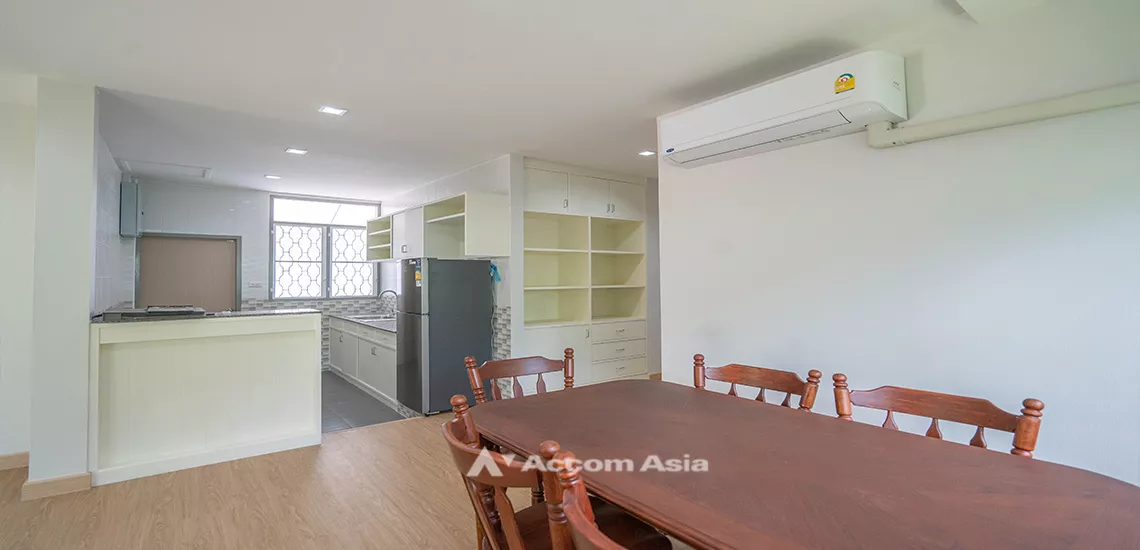 11  3 br House For Rent in Sukhumvit ,Bangkok BTS Asok - MRT Sukhumvit at House in Compound AA31766