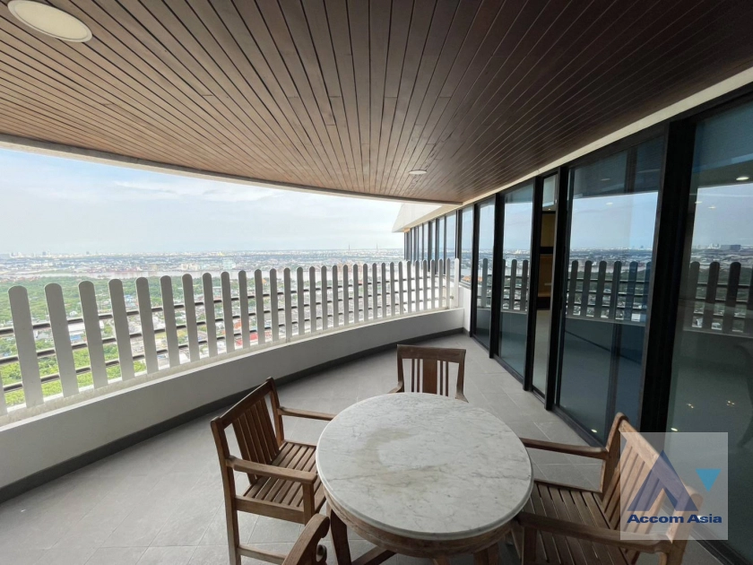 unitModern Condo with Rooftop Swimming Pool (AA31769)