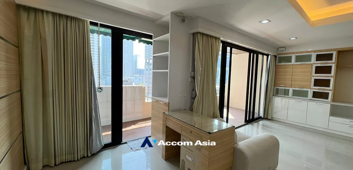 6  2 br Condominium for rent and sale in Silom ,Bangkok BTS Surasak at Sampoom Garden AA31776