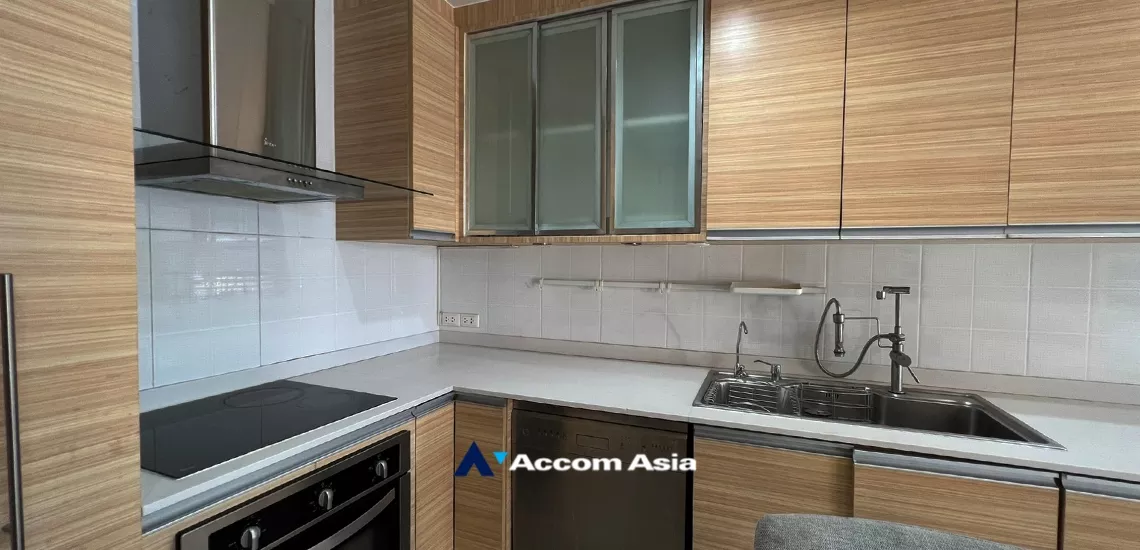 8  2 br Condominium for rent and sale in Silom ,Bangkok BTS Surasak at Sampoom Garden AA31776