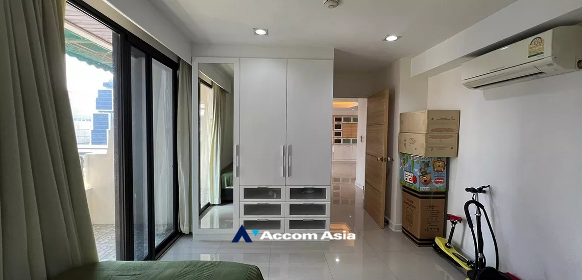 13  2 br Condominium for rent and sale in Silom ,Bangkok BTS Surasak at Sampoom Garden AA31776