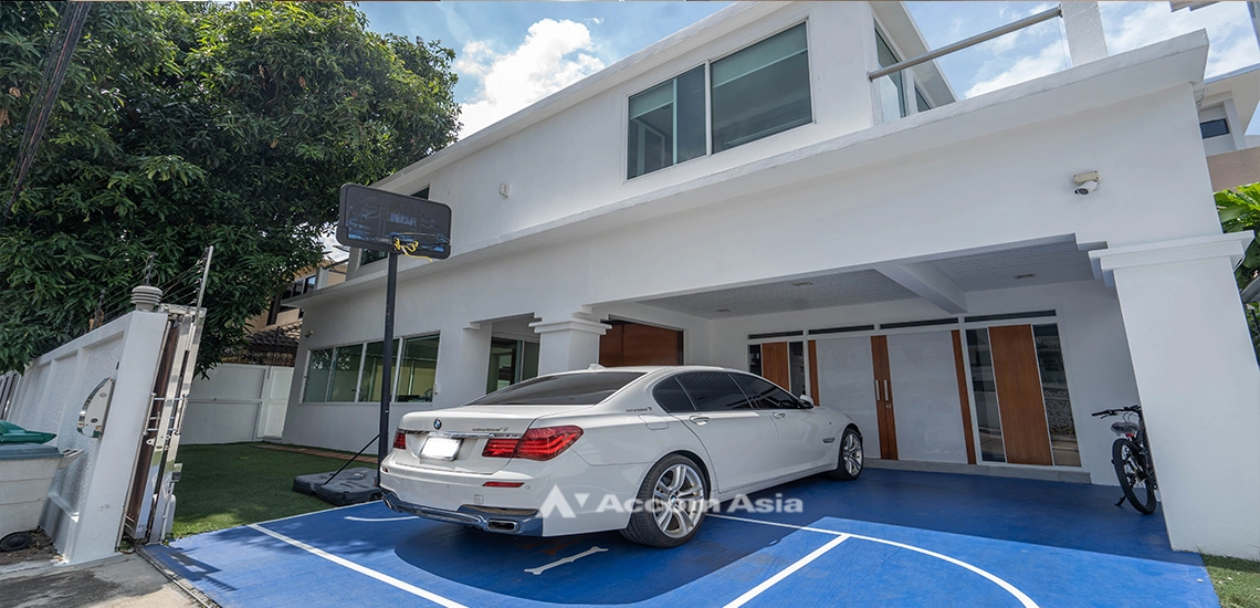  2  4 br House for rent and sale in Sukhumvit ,Bangkok BTS Phra khanong at Moo Baan Pakamas AA31783