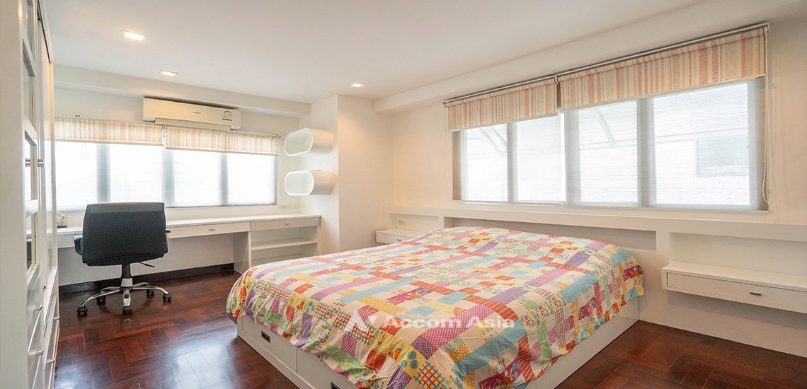 9  4 br House for rent and sale in Sukhumvit ,Bangkok BTS Phra khanong at Moo Baan Pakamas AA31783
