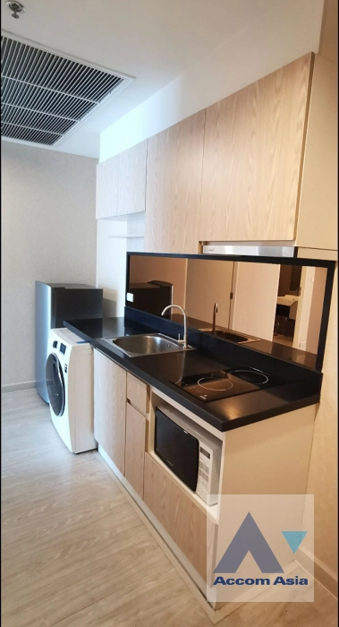 unit 2 Bedrooms  Condominium For Rent in Sukhumvit, Bangkok  near BTS Ekkamai (AA31815)