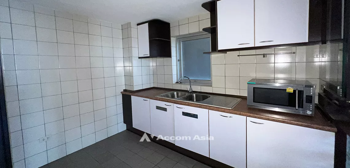 5  3 br Condominium For Sale in Ploenchit ,Bangkok BTS Ploenchit at All Seasons Mansion AA31852