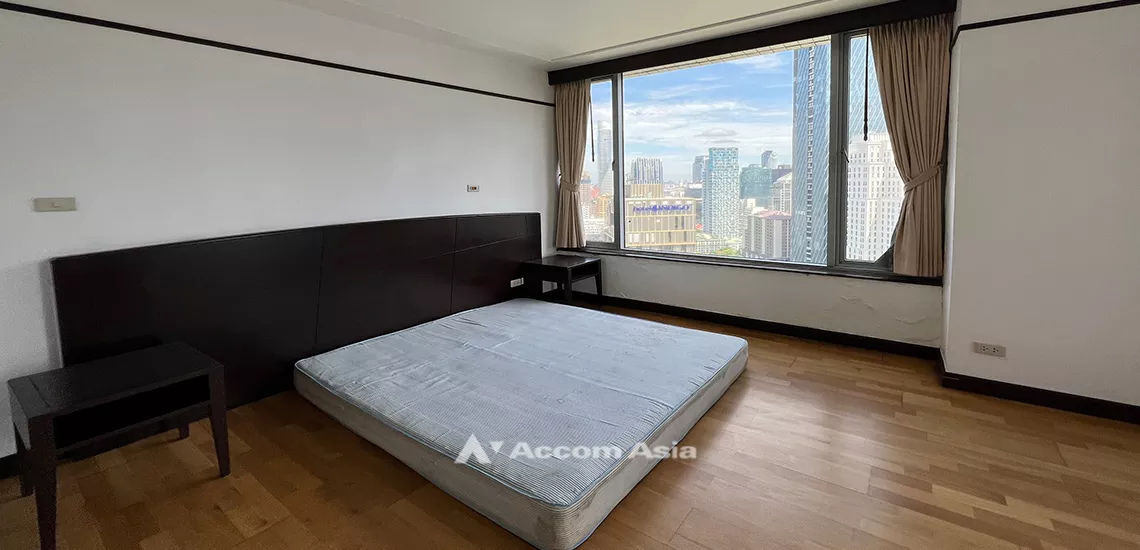 6  3 br Condominium For Sale in Ploenchit ,Bangkok BTS Ploenchit at All Seasons Mansion AA31852
