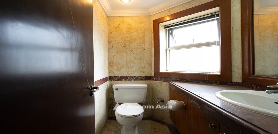 6  3 br Condominium For Sale in Ploenchit ,Bangkok BTS Ploenchit at All Seasons Mansion AA31853