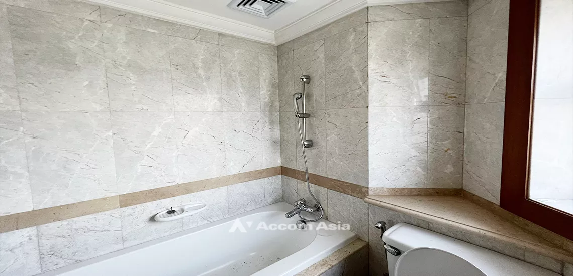 11  3 br Condominium For Sale in Ploenchit ,Bangkok BTS Ploenchit at All Seasons Mansion AA31854