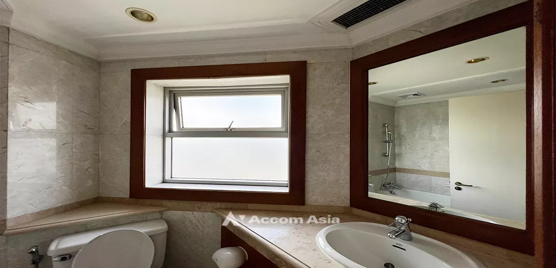 12  3 br Condominium For Sale in Ploenchit ,Bangkok BTS Ploenchit at All Seasons Mansion AA31854