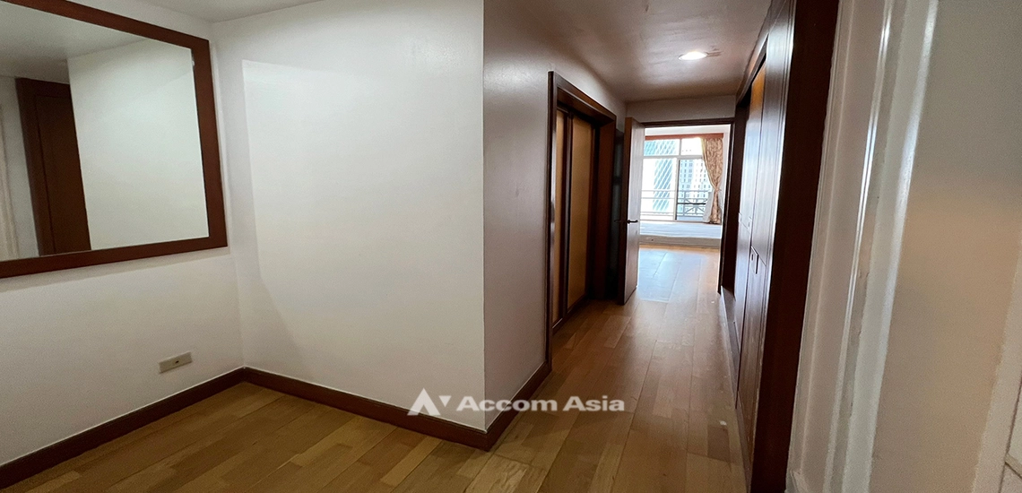 7  4 br Condominium For Sale in Ploenchit ,Bangkok BTS Ploenchit at All Seasons Mansion AA31855