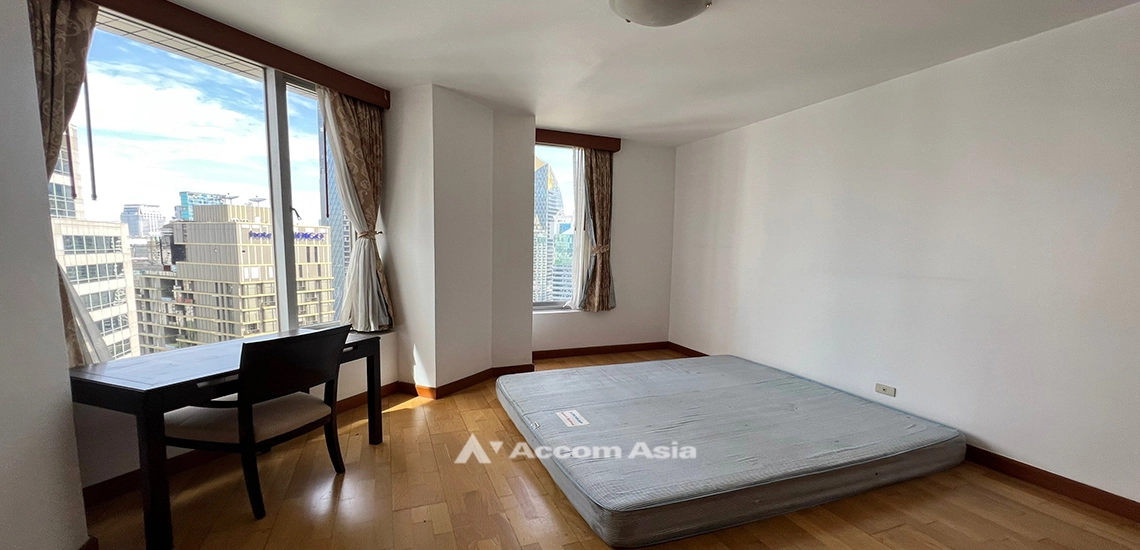 8  4 br Condominium For Sale in Ploenchit ,Bangkok BTS Ploenchit at All Seasons Mansion AA31855