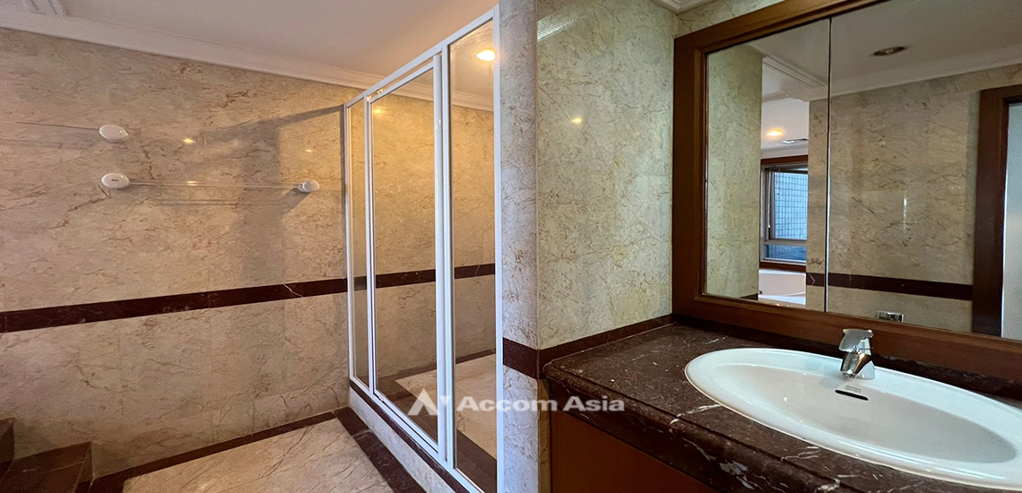 18  4 br Condominium For Sale in Ploenchit ,Bangkok BTS Ploenchit at All Seasons Mansion AA31855