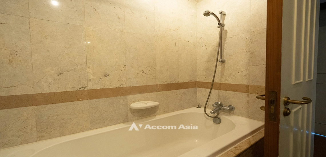 9  2 br Condominium For Sale in Ploenchit ,Bangkok BTS Ploenchit at All Seasons Mansion AA31856