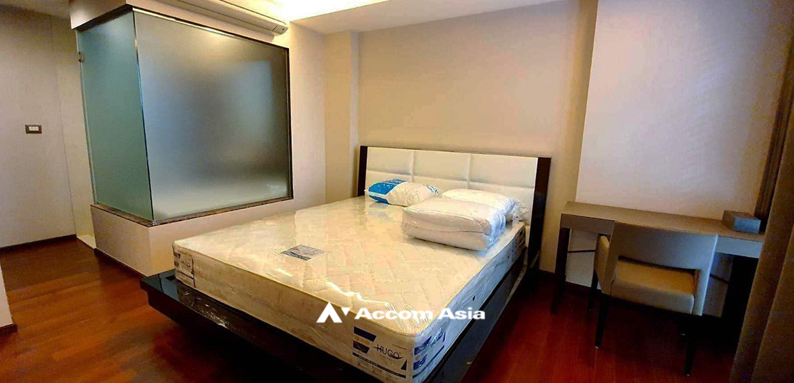 unit 1 Bedroom  Condominium For Rent & Sale in Sukhumvit, Bangkok  near BTS Ekkamai (AA31868)