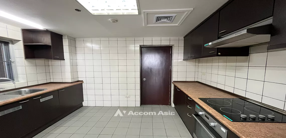 5  3 br Condominium For Sale in Ploenchit ,Bangkok BTS Ploenchit at All Seasons Mansion AA31907