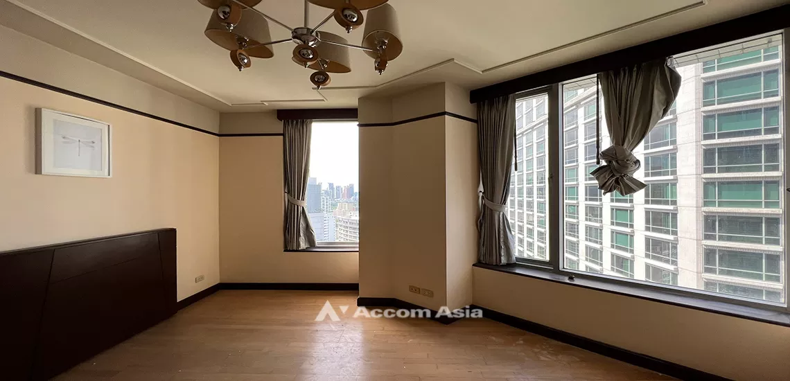 8  3 br Condominium For Sale in Ploenchit ,Bangkok BTS Ploenchit at All Seasons Mansion AA31908