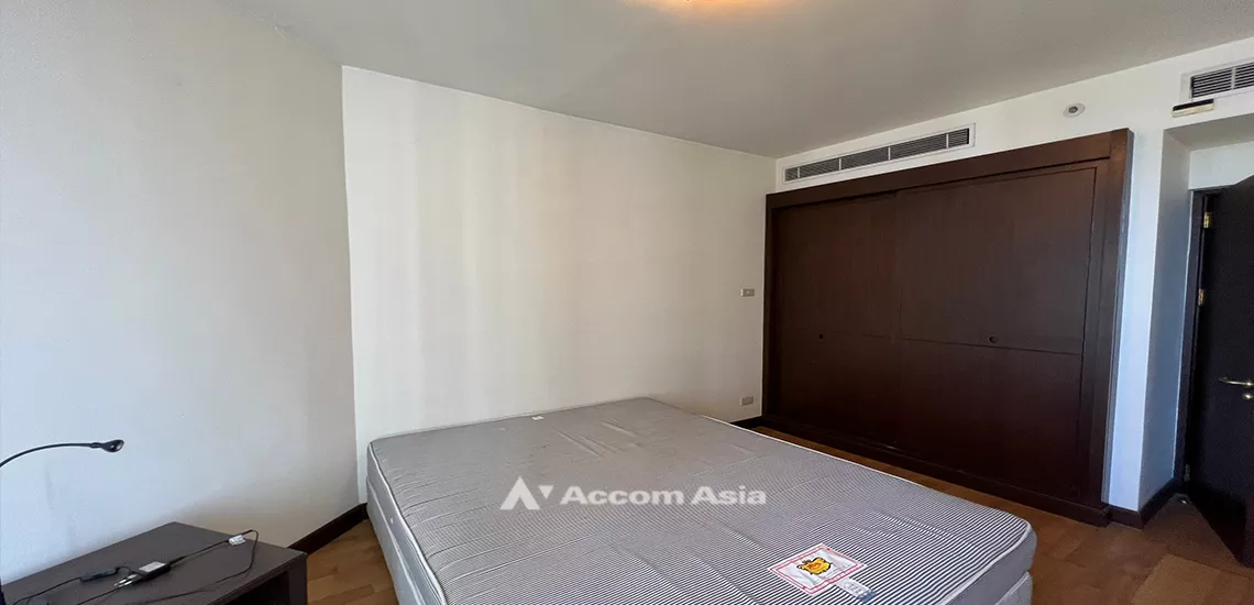 18  3 br Condominium For Sale in Ploenchit ,Bangkok BTS Ploenchit at All Seasons Mansion AA31910