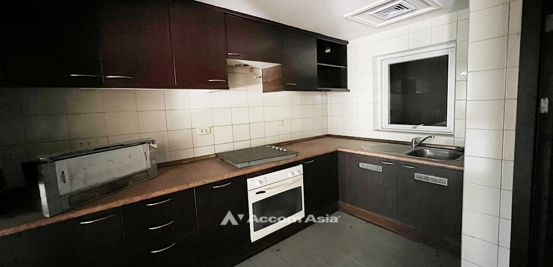 4  3 br Condominium For Sale in Ploenchit ,Bangkok BTS Ploenchit at All Seasons Mansion AA31912