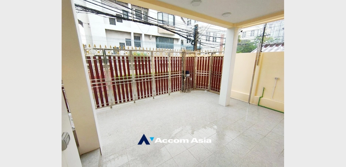 5  8 br House For Rent in Sathorn ,Bangkok MRT Khlong Toei AA31916