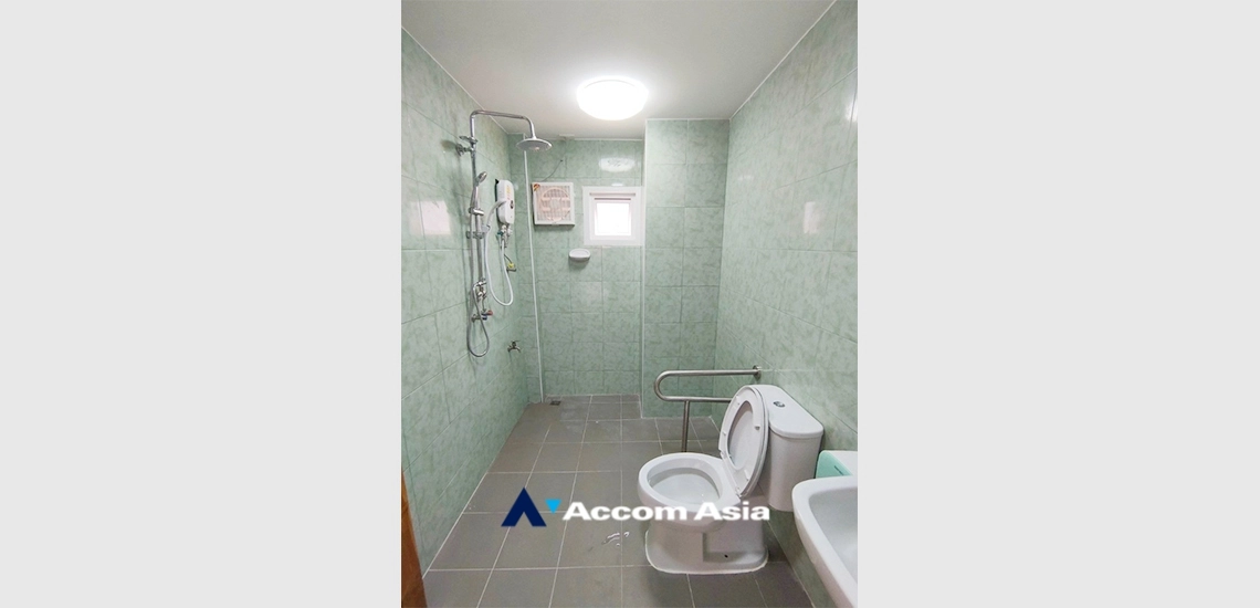 unitHome Office, Pet friendly |  8 Bedrooms  House For Rent in Sathorn, Bangkok  near MRT Khlong Toei (AA31916)