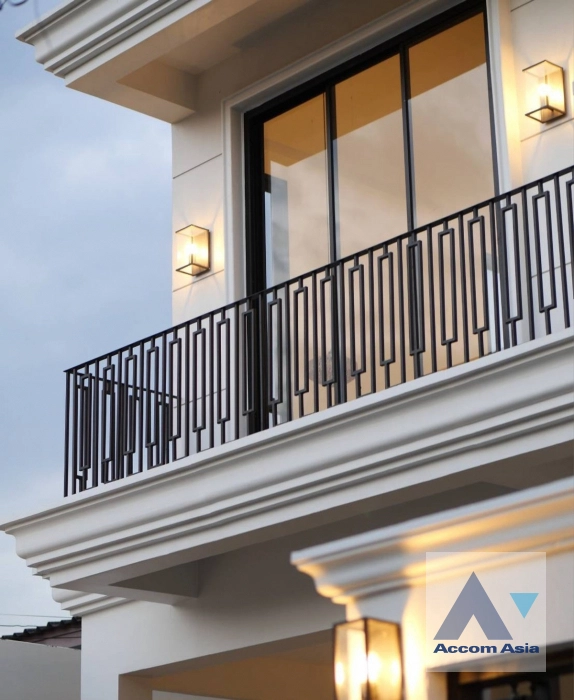 4  4 br House for rent and sale in Sukhumvit ,Bangkok BTS Phra khanong AA31919