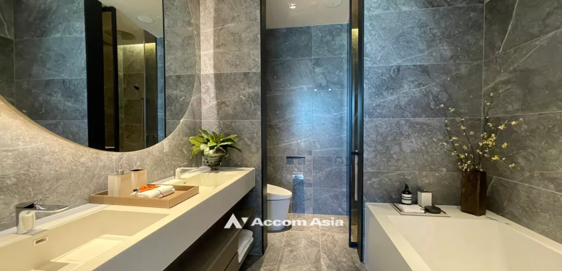 23  2 br Condominium For Sale in Charoen Nakhon ,Bangkok BTS Krung Thon Buri at Banyan Tree Residences Riverside AA31920
